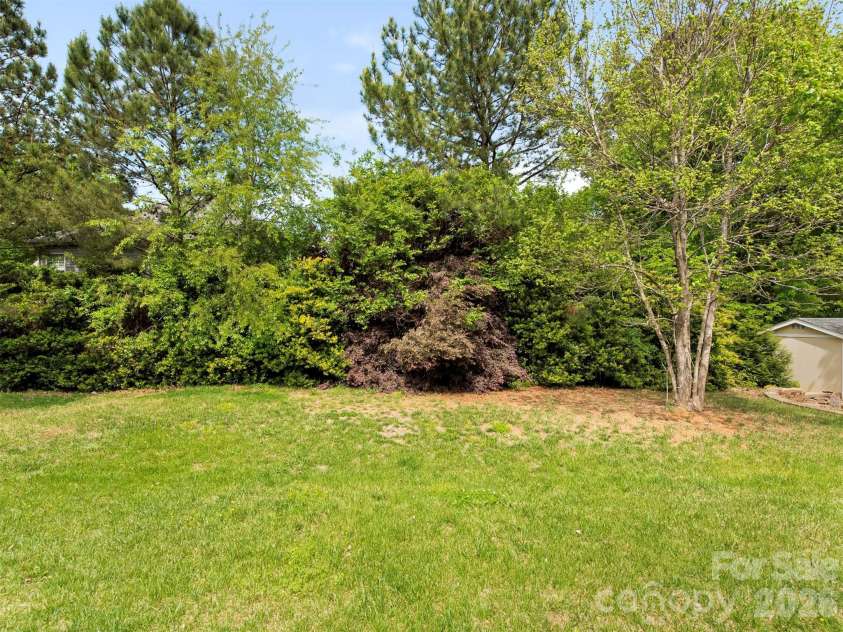 6507 Hermsley Road, Charlotte, NC 28278.  MLS# CAR4369896, YatesRealty ID 18825. 