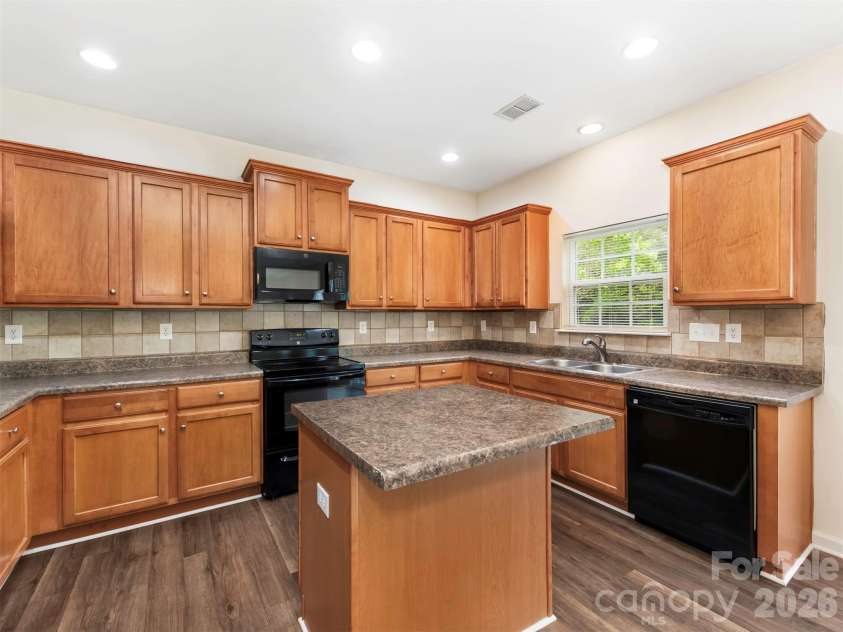 6507 Hermsley Road, Charlotte, NC 28278.  MLS# CAR4369896, YatesRealty ID 18825. 