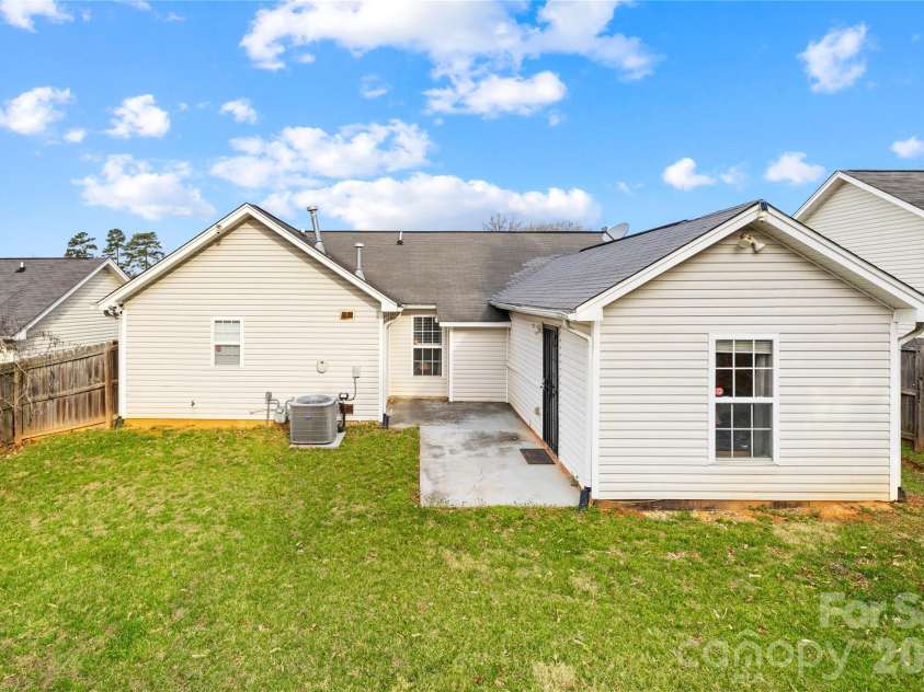 3720 Maggie Laney Drive, Charlotte, NC 28216.  MLS# CAR4353749, YatesRealty ID 18826. 
