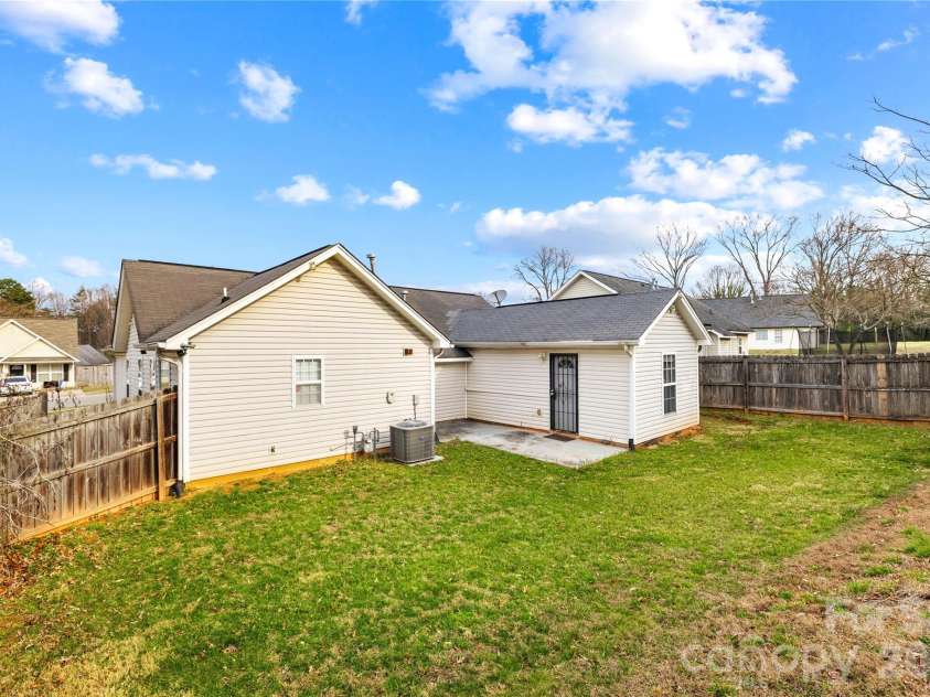 3720 Maggie Laney Drive, Charlotte, NC 28216.  MLS# CAR4353749, YatesRealty ID 18826. 