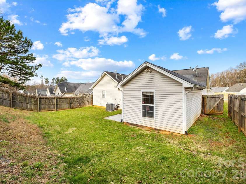 3720 Maggie Laney Drive, Charlotte, NC 28216.  MLS# CAR4353749, YatesRealty ID 18826. 