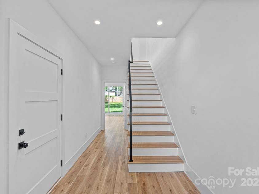 209 Keswick Avenue, Charlotte, NC 28206.  MLS# CAR4269621, YatesRealty ID 18827. 