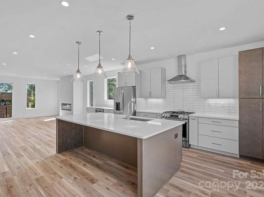 209 Keswick Avenue, Charlotte, NC 28206.  MLS# CAR4269621, YatesRealty ID 18827. 