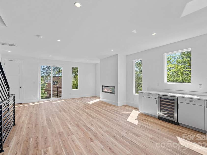 209 Keswick Avenue, Charlotte, NC 28206.  MLS# CAR4269621, YatesRealty ID 18827. 