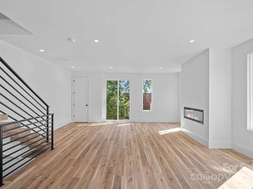 209 Keswick Avenue, Charlotte, NC 28206.  MLS# CAR4269621, YatesRealty ID 18827. 
