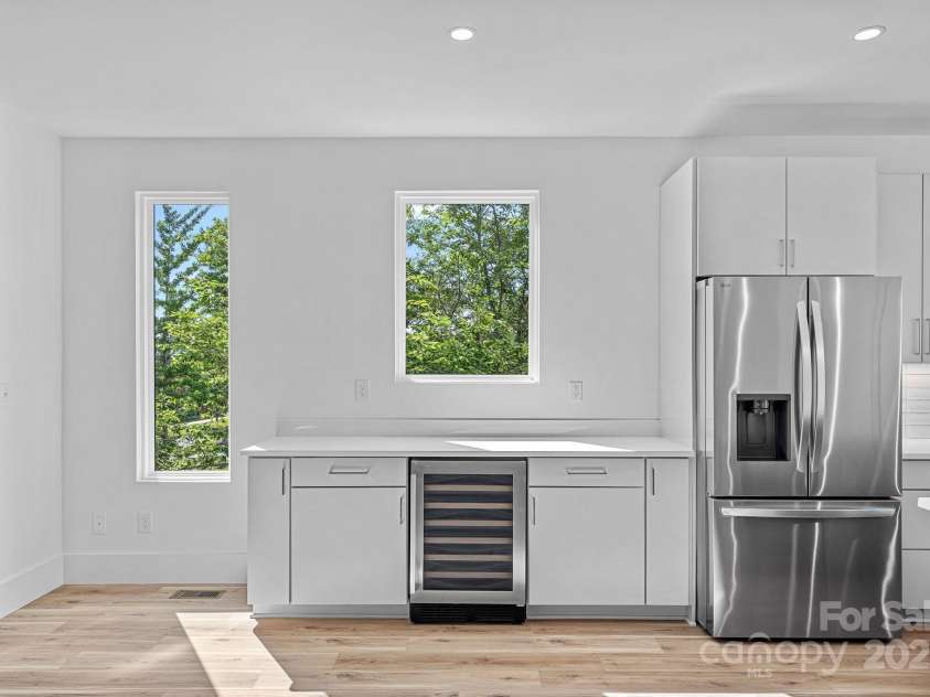 209 Keswick Avenue, Charlotte, NC 28206.  MLS# CAR4269621, YatesRealty ID 18827. 