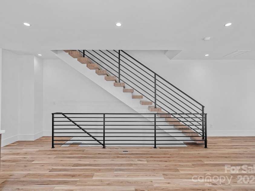 209 Keswick Avenue, Charlotte, NC 28206.  MLS# CAR4269621, YatesRealty ID 18827. 