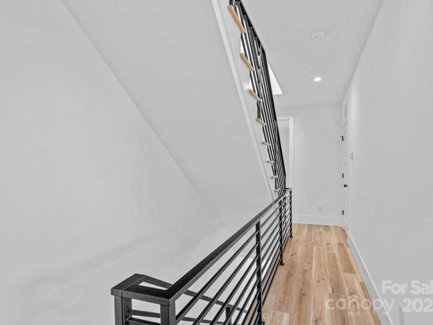 209 Keswick Avenue, Charlotte, NC 28206.  MLS# CAR4269621, YatesRealty ID 18827. 