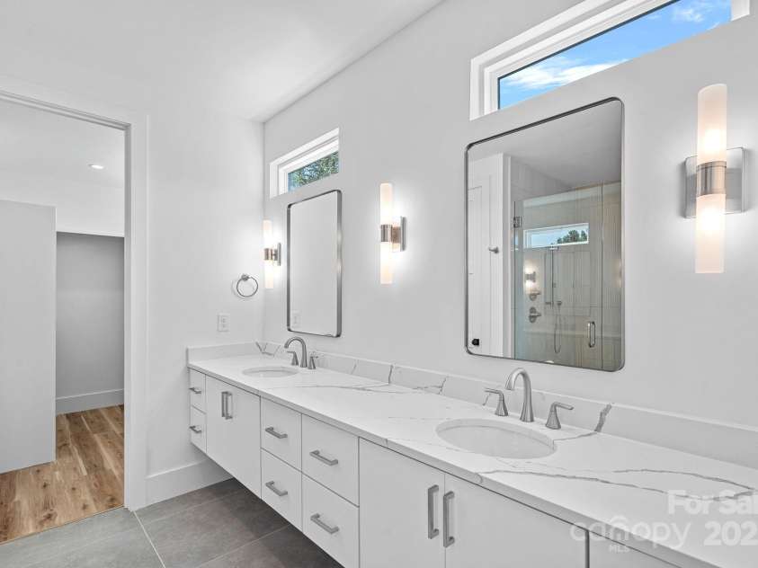 209 Keswick Avenue, Charlotte, NC 28206.  MLS# CAR4269621, YatesRealty ID 18827. 