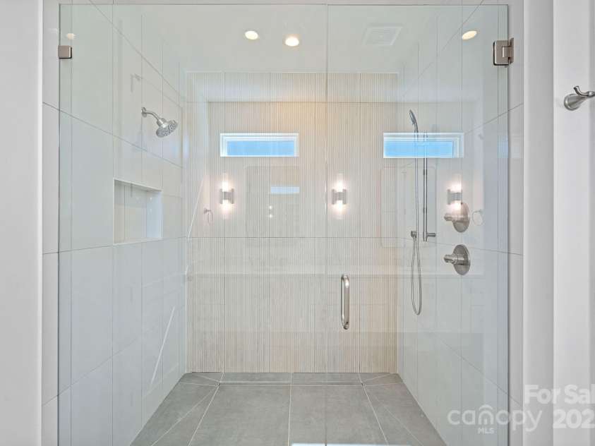 209 Keswick Avenue, Charlotte, NC 28206.  MLS# CAR4269621, YatesRealty ID 18827. 