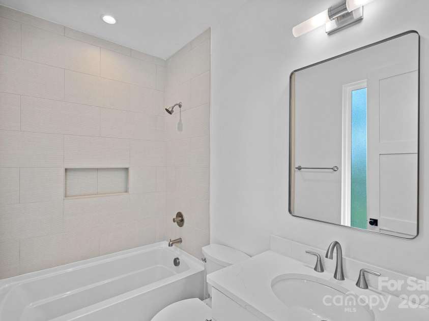209 Keswick Avenue, Charlotte, NC 28206.  MLS# CAR4269621, YatesRealty ID 18827. 