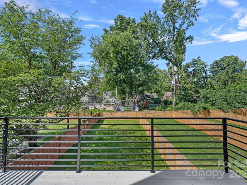 209 Keswick Avenue, Charlotte, NC 28206.  MLS# CAR4269621, YatesRealty ID 18827. 