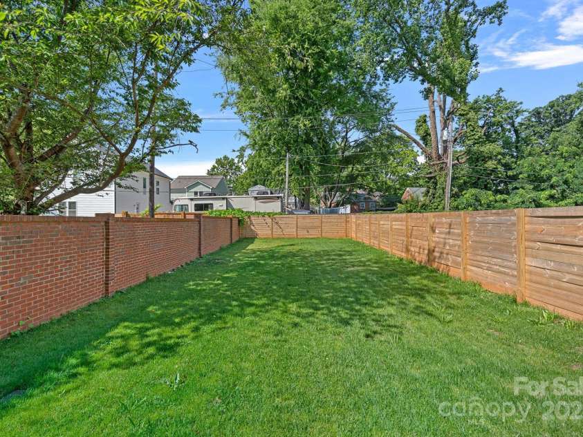 209 Keswick Avenue, Charlotte, NC 28206.  MLS# CAR4269621, YatesRealty ID 18827. 