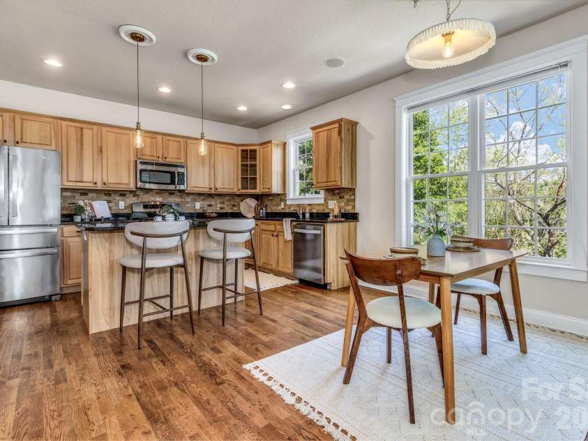 213 Nut Hatch Loop, Arden, NC 28704.  MLS# CAR4366811, YatesRealty ID 18827. Kitchen