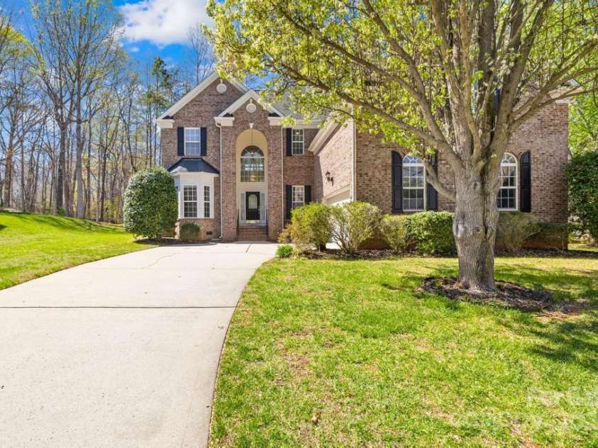 171 Longboat Road, Mooresville, NC 28117.  MLS# CAR4227016, YatesRealty ID 18828. 