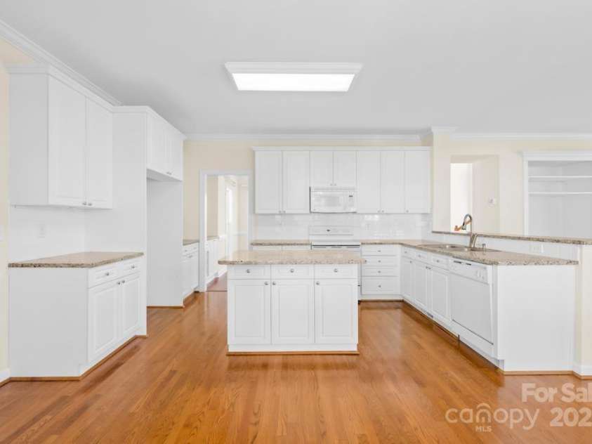 171 Longboat Road, Mooresville, NC 28117.  MLS# CAR4227016, YatesRealty ID 18828. 