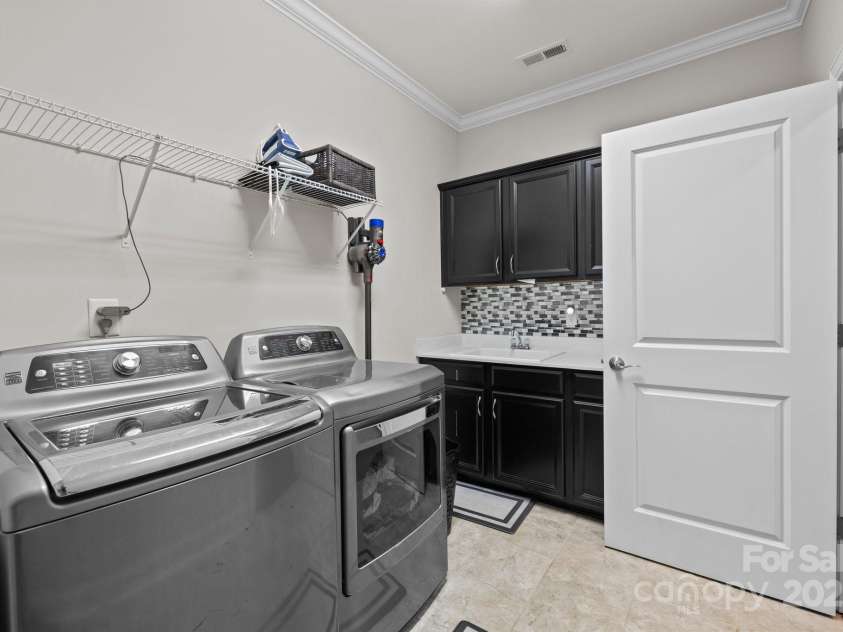 2414 Madeira Circle, Waxhaw, NC 28173.  MLS# CAR4260141, YatesRealty ID 18830. 