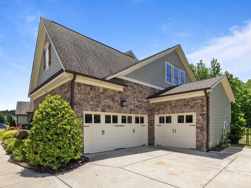 2414 Madeira Circle, Waxhaw, NC 28173.  MLS# CAR4260141, YatesRealty ID 18830. 