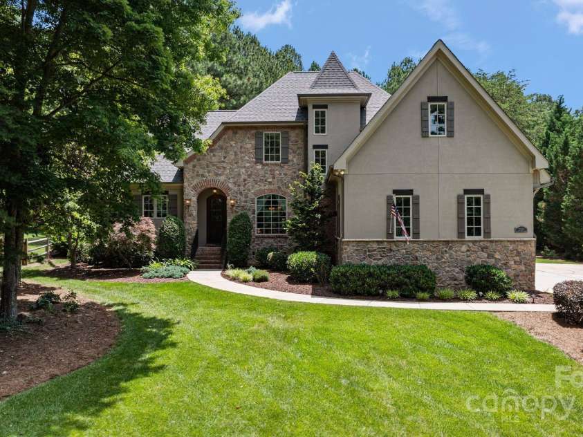 2590 Berne Lane, Sherrills Ford, NC 28673.  MLS# CAR4269727, YatesRealty ID 18831. 