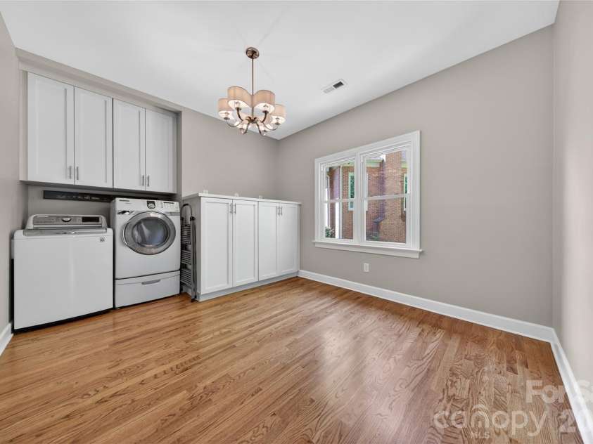 3336 Colvard Park Way, Charlotte, NC 28269.  MLS# CAR4368461, YatesRealty ID 18831. Laundry / Sitting Room