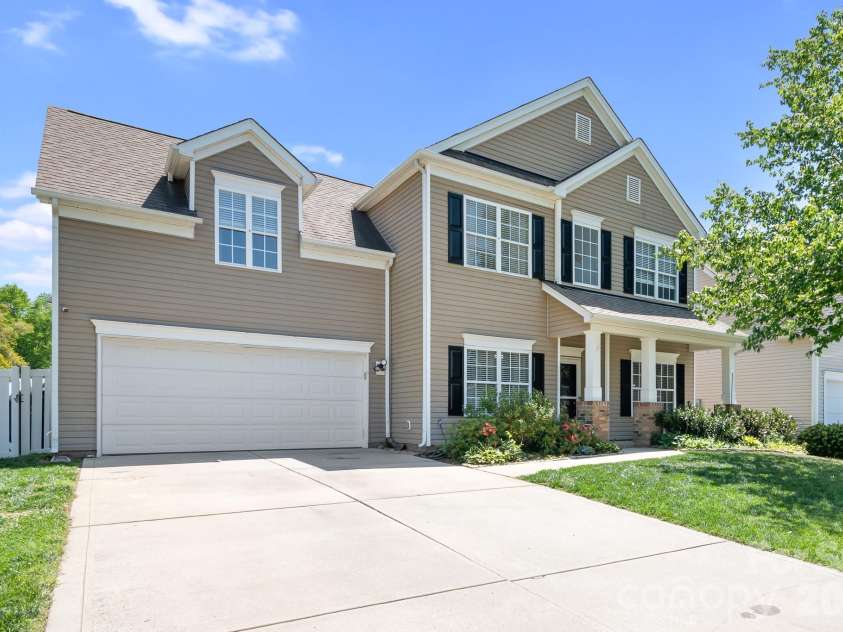1600 Dartmoor Avenue, Concord, NC 28027.  MLS# CAR4346996, YatesRealty ID 18832. 