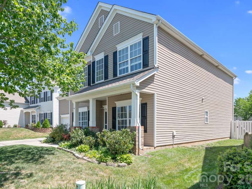 1600 Dartmoor Avenue, Concord, NC 28027.  MLS# CAR4346996, YatesRealty ID 18832. 