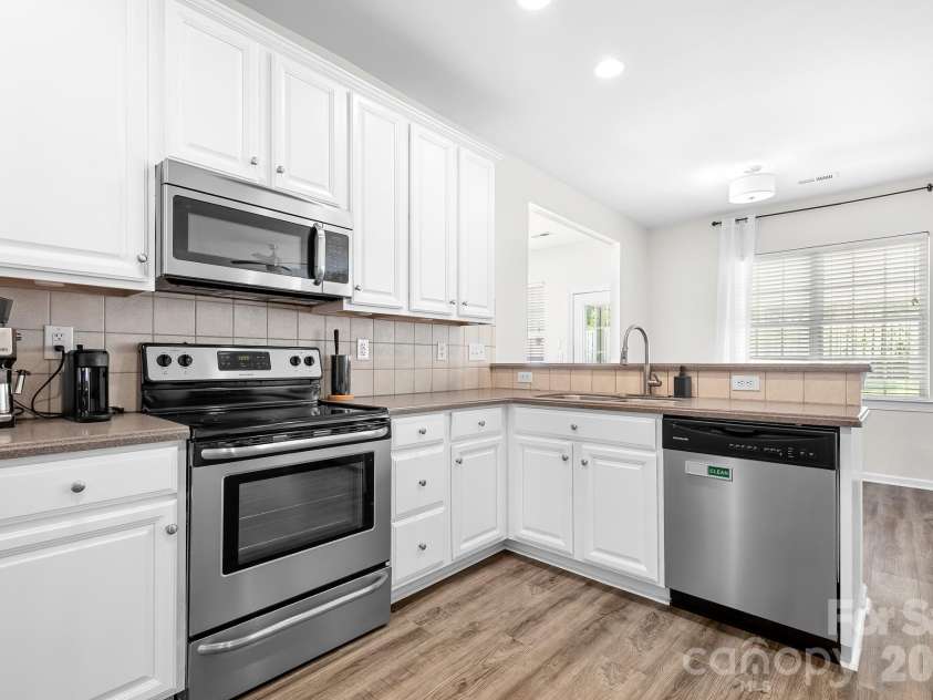 1600 Dartmoor Avenue, Concord, NC 28027.  MLS# CAR4346996, YatesRealty ID 18832. 
