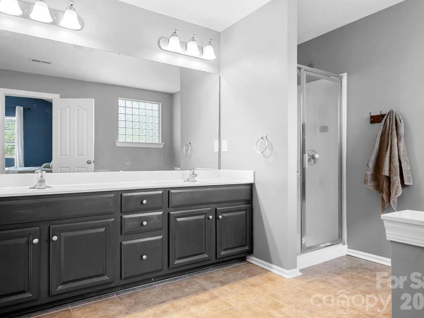 1600 Dartmoor Avenue, Concord, NC 28027.  MLS# CAR4346996, YatesRealty ID 18832. 
