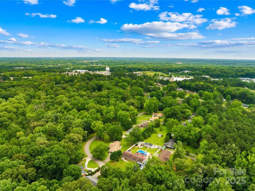 815 Lakeside Circle, Lancaster, SC 29720.  MLS# CAR4263042, YatesRealty ID 18832. 