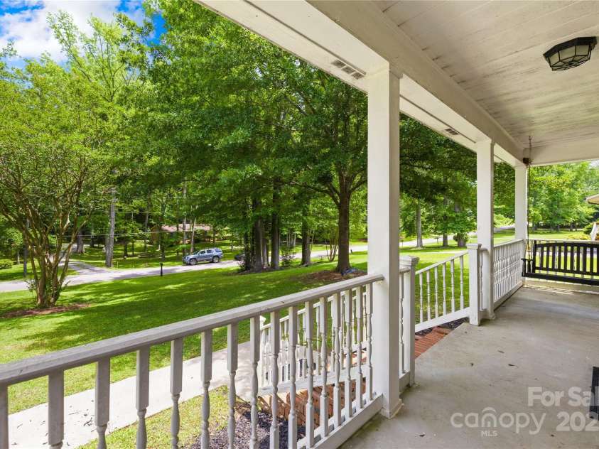 815 Lakeside Circle, Lancaster, SC 29720.  MLS# CAR4263042, YatesRealty ID 18832. 