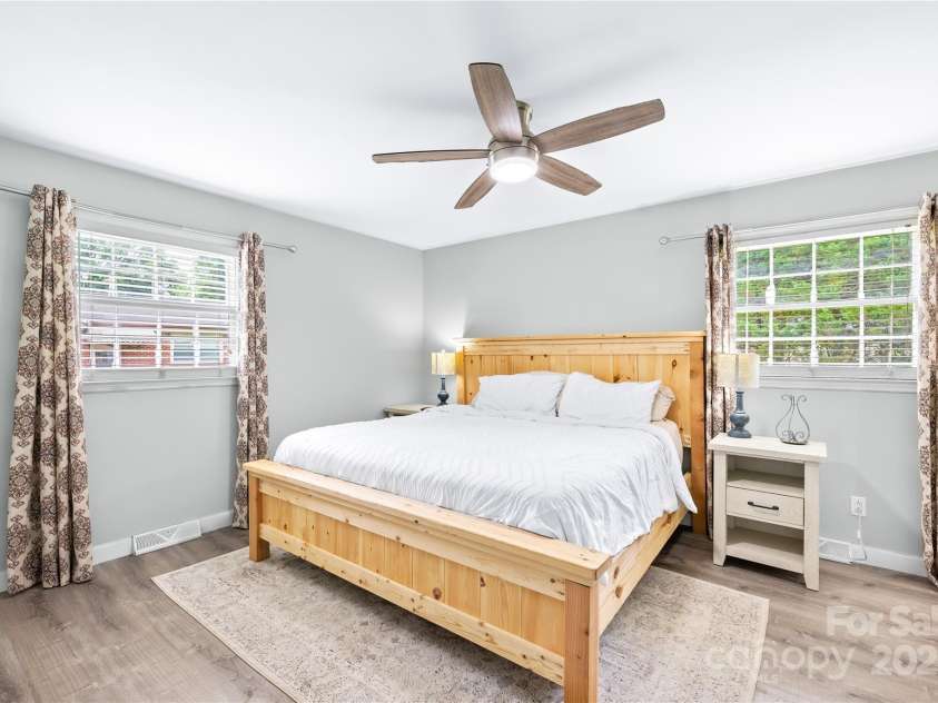 815 Lakeside Circle, Lancaster, SC 29720.  MLS# CAR4263042, YatesRealty ID 18832. Master