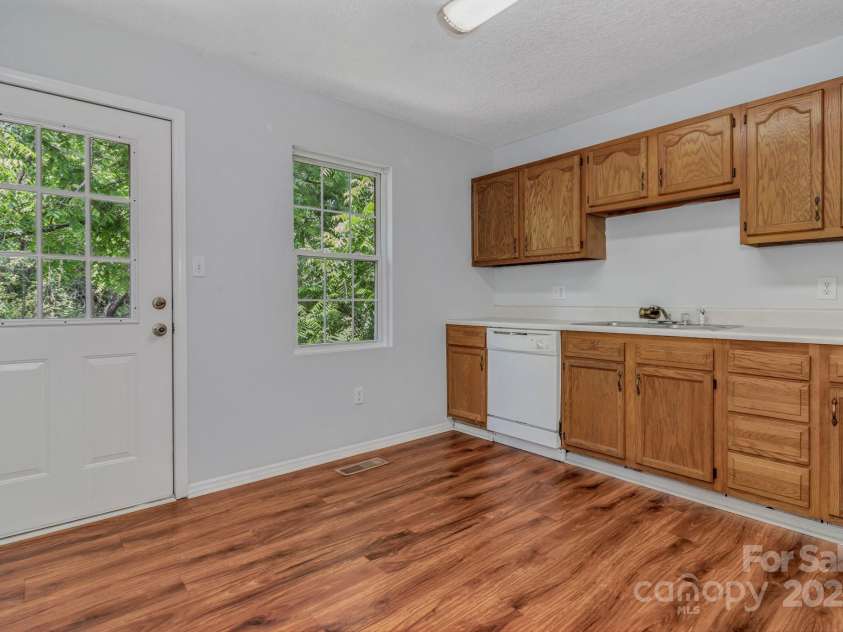 222 New Stock Road, Weaverville, NC 28787.  MLS# CAR4266697, YatesRealty ID 18833. Unit B - Kitchen