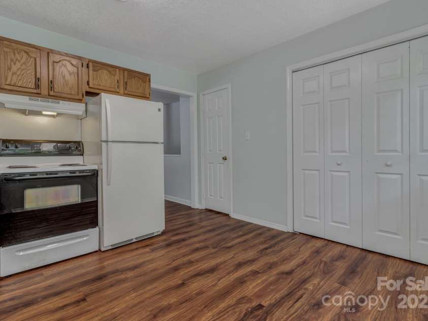 222 New Stock Road, Weaverville, NC 28787.  MLS# CAR4266697, YatesRealty ID 18833. Unit B - Kitchen