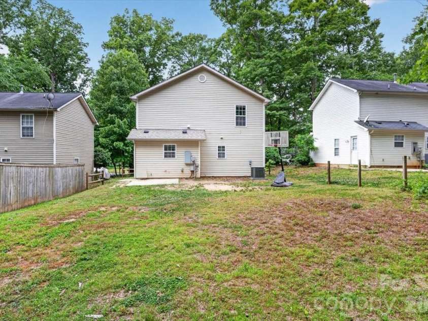 2304 Juniper Drive, Charlotte, NC 28269.  MLS# CAR4376071, YatesRealty ID 18833. 