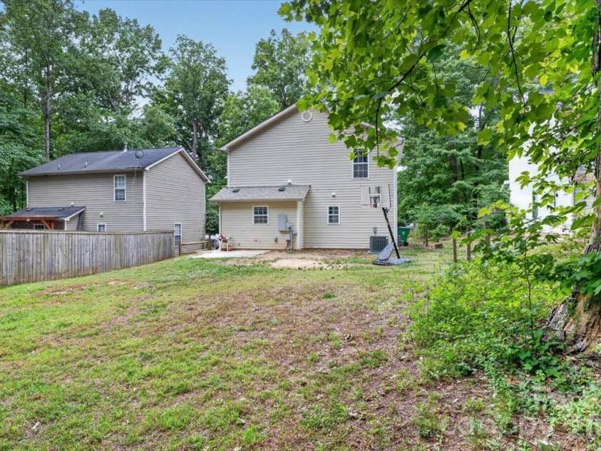 2304 Juniper Drive, Charlotte, NC 28269.  MLS# CAR4376071, YatesRealty ID 18833. 