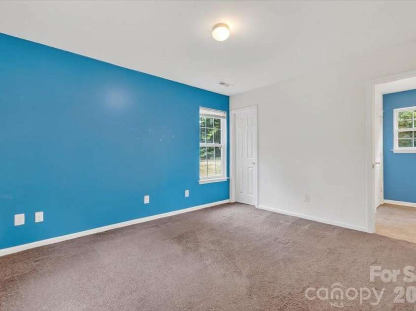 2304 Juniper Drive, Charlotte, NC 28269.  MLS# CAR4376071, YatesRealty ID 18833. 