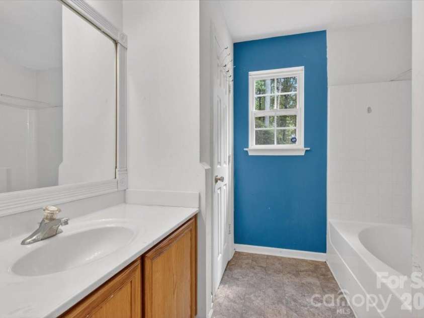 2304 Juniper Drive, Charlotte, NC 28269.  MLS# CAR4376071, YatesRealty ID 18833. 