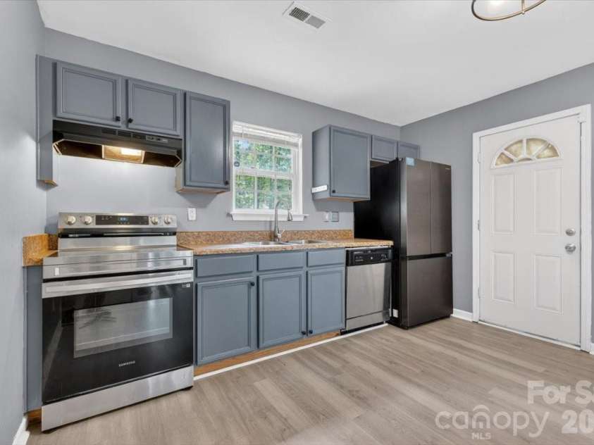 2304 Juniper Drive, Charlotte, NC 28269.  MLS# CAR4376071, YatesRealty ID 18833. 