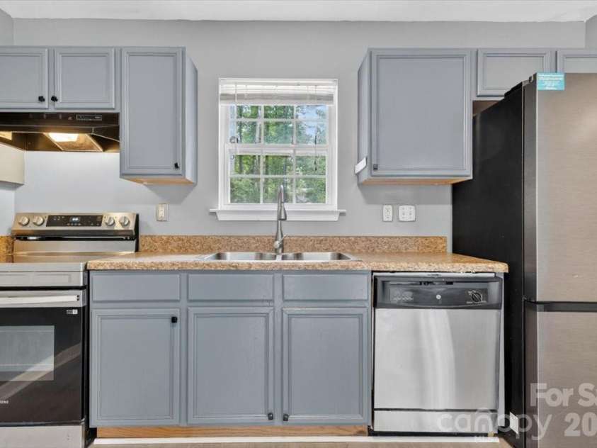 2304 Juniper Drive, Charlotte, NC 28269.  MLS# CAR4376071, YatesRealty ID 18833. 