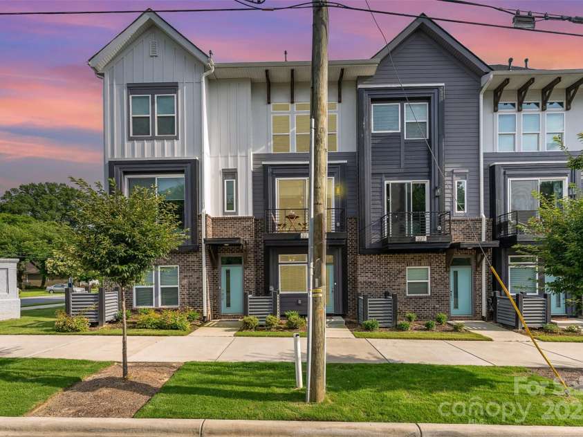 223 Bruns Avenue, Charlotte, NC 28208.  MLS# CAR4269292, YatesRealty ID 18834. 