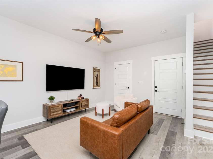 223 Bruns Avenue, Charlotte, NC 28208.  MLS# CAR4269292, YatesRealty ID 18834. 