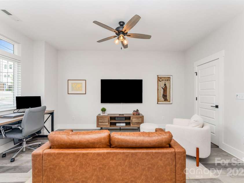 223 Bruns Avenue, Charlotte, NC 28208.  MLS# CAR4269292, YatesRealty ID 18834. 
