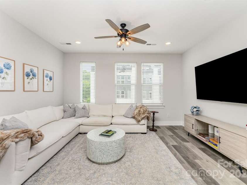 223 Bruns Avenue, Charlotte, NC 28208.  MLS# CAR4269292, YatesRealty ID 18834. 