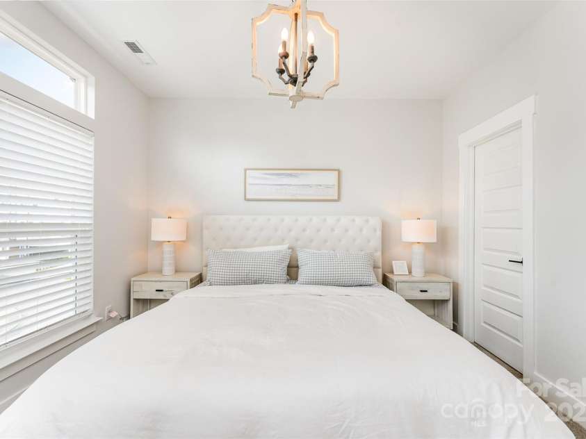 223 Bruns Avenue, Charlotte, NC 28208.  MLS# CAR4269292, YatesRealty ID 18834. 