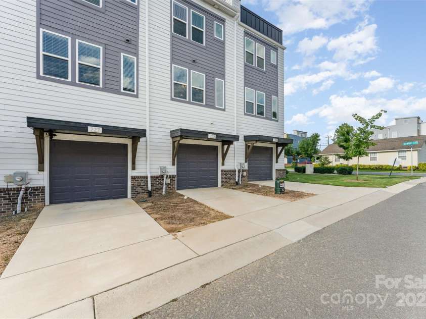 223 Bruns Avenue, Charlotte, NC 28208.  MLS# CAR4269292, YatesRealty ID 18834. 