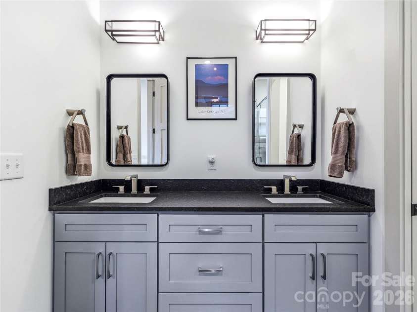 80 Caledonia Road, Asheville, NC 28803.  MLS# CAR4357837, YatesRealty ID 18834. Primary bath