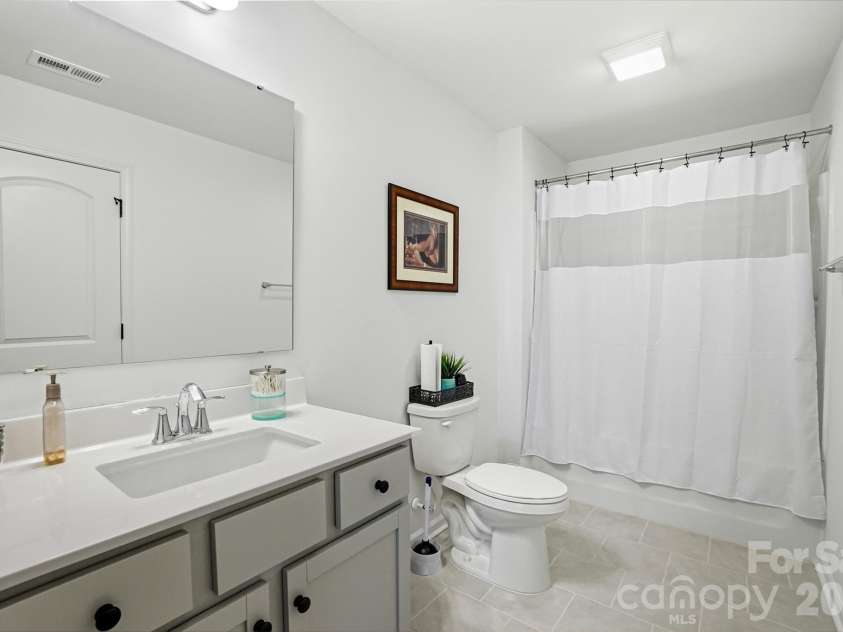 40184 Crooked Stick Drive, Lancaster, SC 29720.  MLS# CAR4356977, YatesRealty ID 18836. 3rd bath
