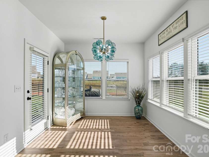 40184 Crooked Stick Drive, Lancaster, SC 29720.  MLS# CAR4356977, YatesRealty ID 18836. Breakfast nook, morning room