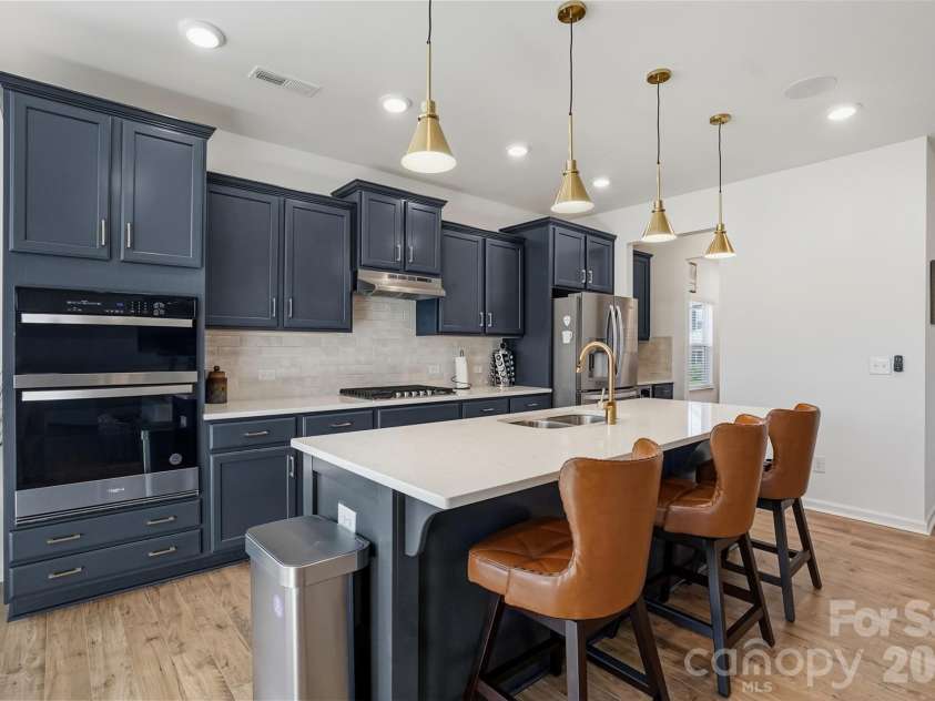 40184 Crooked Stick Drive, Lancaster, SC 29720.  MLS# CAR4356977, YatesRealty ID 18836. Chef's kitchen