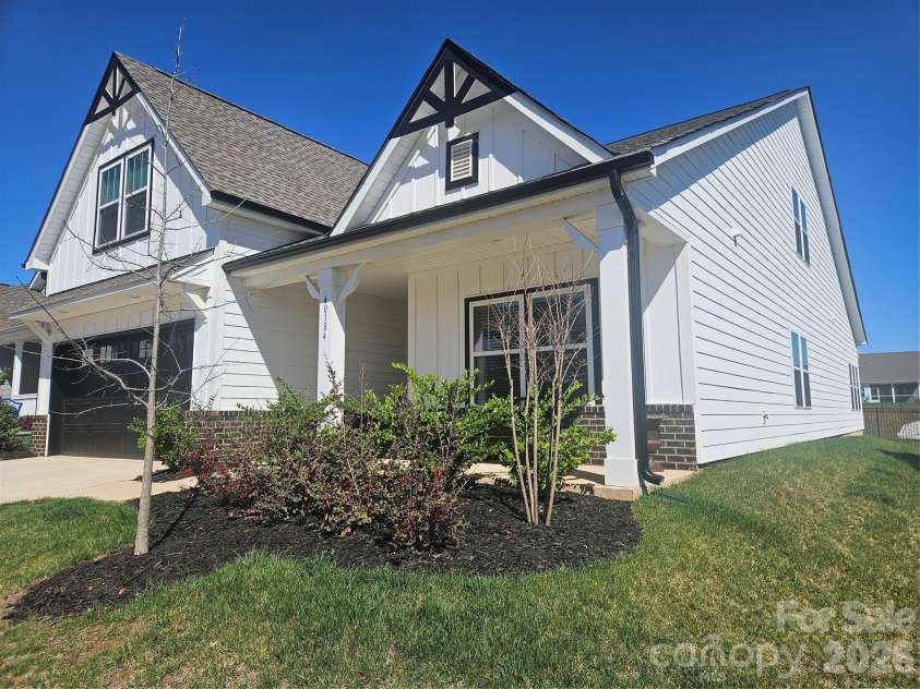 40184 Crooked Stick Drive, Lancaster, SC 29720.  MLS# CAR4356977, YatesRealty ID 18836. Front & Side view
